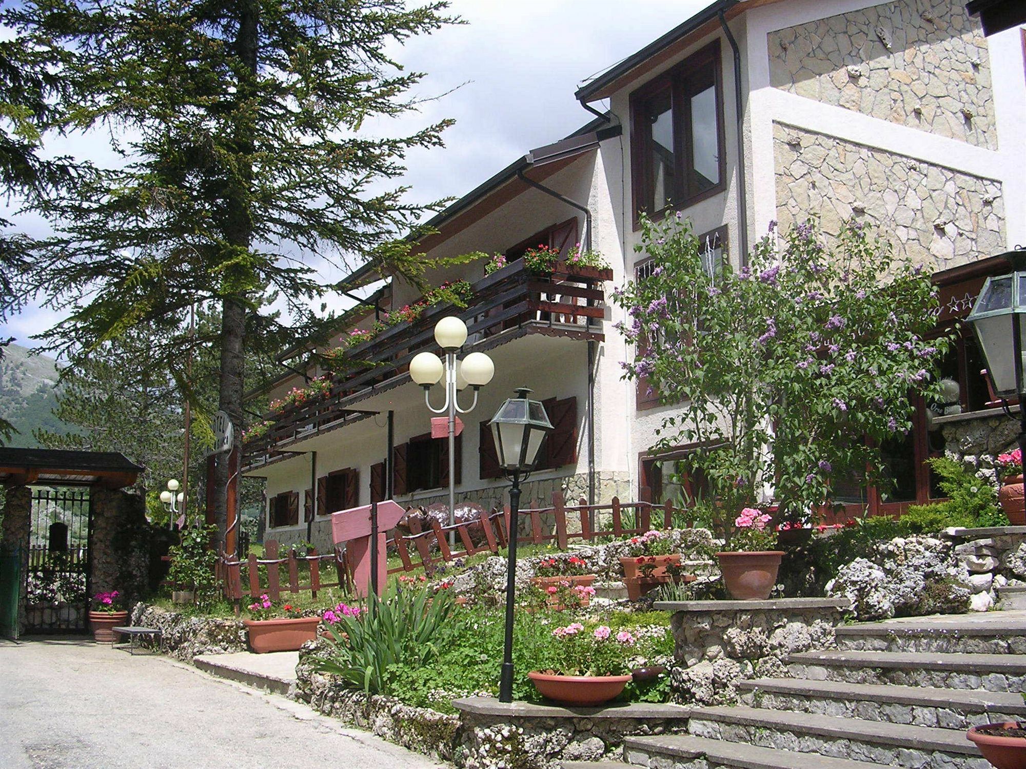 Hotel Orso Bianco Pescasseroli Kültér fotó